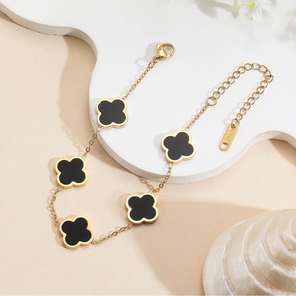 *Lucky 18k Gold PVD Plating Black Clover Bracelet - Picture 6 of 8